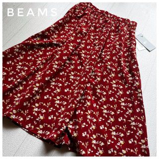 ビームス(BEAMS)の未使用！タグ付き！BEAMS｜ビームス　ボタニカル柄スカート　ポケットあり　古着(ひざ丈スカート)