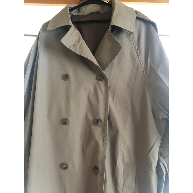 DEUXIEME CLASSE(ドゥーズィエムクラス)のTOTEME Taupe Techno Trench Coat XS新品 レディースのジャケット/アウター(トレンチコート)の商品写真