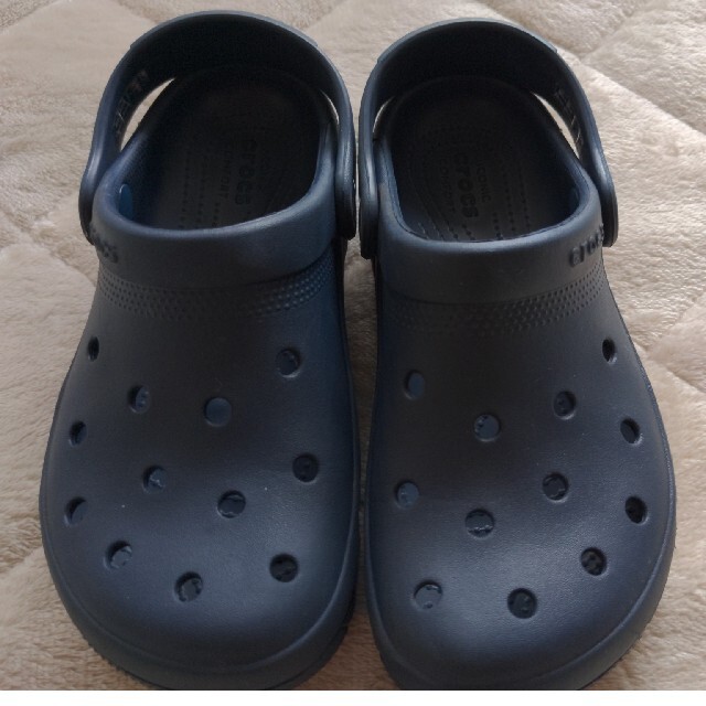 crocs(クロックス)のCROCS  ジュニア用サンダル キッズ/ベビー/マタニティのキッズ靴/シューズ(15cm~)(サンダル)の商品写真