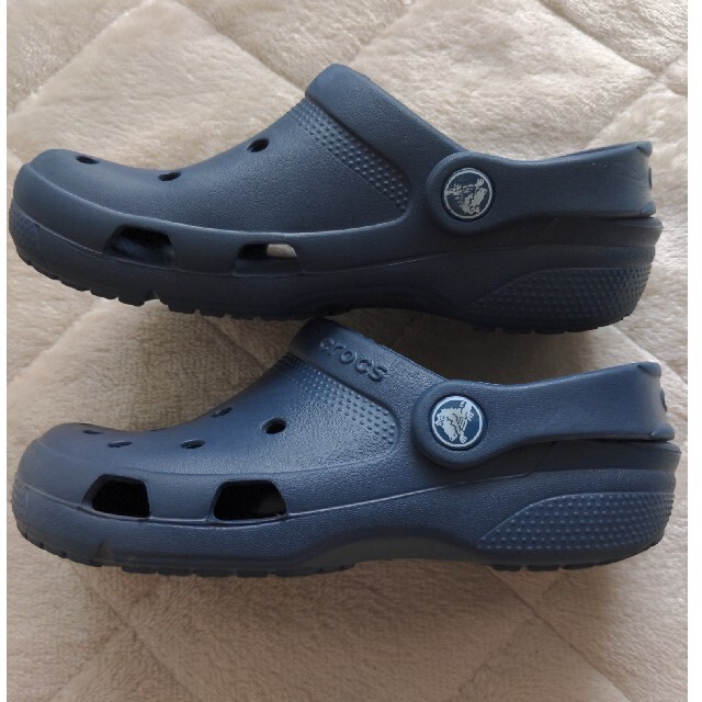 crocs(クロックス)のCROCS  ジュニア用サンダル キッズ/ベビー/マタニティのキッズ靴/シューズ(15cm~)(サンダル)の商品写真