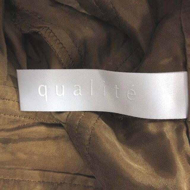 qualite(カリテ)のカリテ qualite クロップドパンツ サテン 茶 ブラウン /CT レディースのパンツ(その他)の商品写真