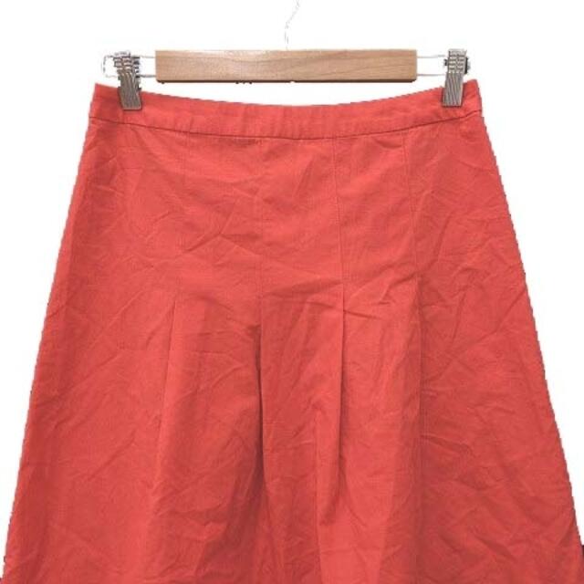 A.P.C(アーペーセー)のアーペーセー A.P.C. タックスカート フレア ひざ丈 34 赤 朱色  レディースのスカート(ひざ丈スカート)の商品写真