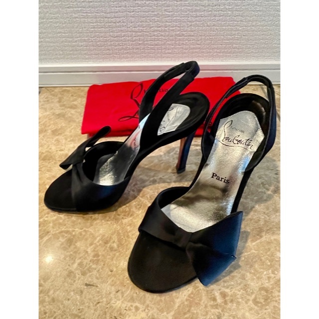 Christian Louboutin(クリスチャンルブタン)のChristian Louboutin リボン サテンサンダル 35 レディースの靴/シューズ(サンダル)の商品写真