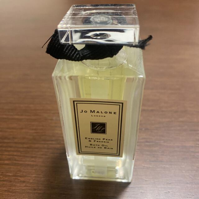 Jo Malone(ジョーマローン)のJo MALONE LONDON イングリッシュ ペアー&フリージアバスオイル コスメ/美容のボディケア(入浴剤/バスソルト)の商品写真