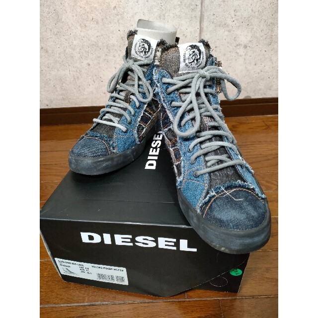 DIESEL(ディーゼル)の未使用品 ディーゼル DIESEL サイドジップ デニムハイカットスニーカー メンズの靴/シューズ(スニーカー)の商品写真