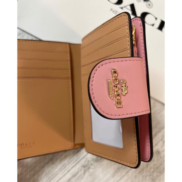 COACH コーチ　折り財布　ホワイト　白色　ドリーミーベジ柄　ピンク