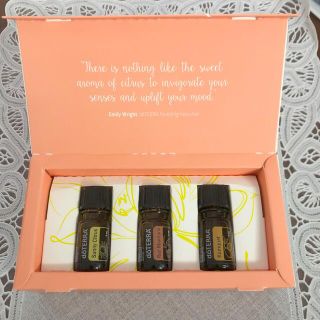 ドテラ(doTERRA)のドテラ　マザーズデイ限定キット柑橘系3本セット　未使用(エッセンシャルオイル（精油）)