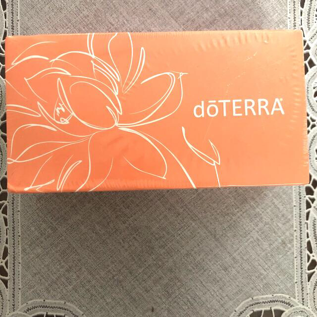 doTERRA(ドテラ)のドテラ　マザーズデイ限定キット柑橘系3本セット　未使用品 コスメ/美容のリラクゼーション(エッセンシャルオイル（精油）)の商品写真