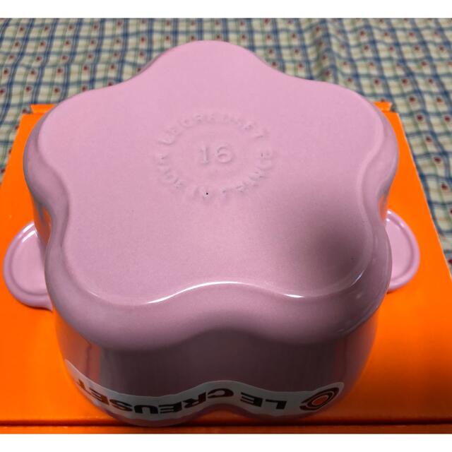 LE CREUSET(ルクルーゼ)のルクルーゼ プチココットフルール フレンチローズ インテリア/住まい/日用品のキッチン/食器(鍋/フライパン)の商品写真