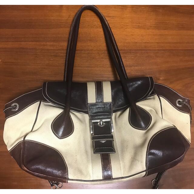 PRADA キャンバス×レザーバッグ