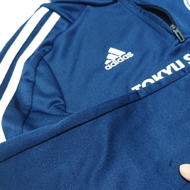 adidas(アディダス)の東急レイエススクール 指定着ユニフォーム【中古】150cm スポーツ/アウトドアのサッカー/フットサル(ウェア)の商品写真