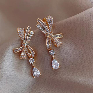 ディオール(Dior)のribbon crystal pierce(ピアス)