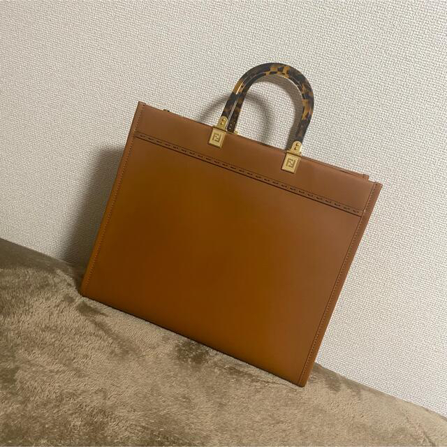 ラクマ初出品☆破格値段！FENDI フェンディ サンシャイン ミディアム