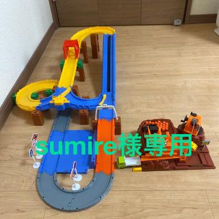 タカラトミー(Takara Tomy)のトミカシステム『高速道路セット』とトミカ建設現場(ミニカー)