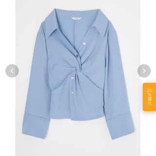 マウジー(moussy)のmoussy シャツ　ギャザーシャツ　水色　ブルー(シャツ/ブラウス(長袖/七分))