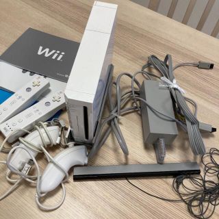 ウィー(Wii)のwii 本体　付属品、説明全てあり。動作確認済み。(家庭用ゲーム機本体)