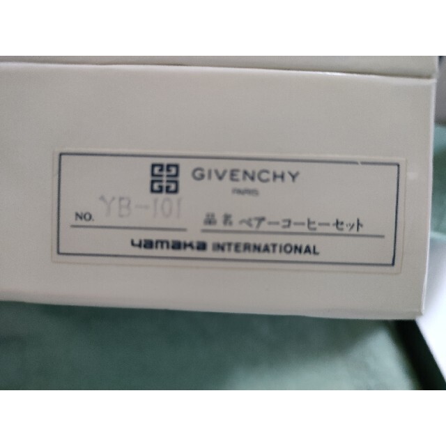 GIVENCHY(ジバンシィ)の【新品未使用】GIVENCHY ジバンシィ★カップ＆ソーサー★ペアセット インテリア/住まい/日用品のキッチン/食器(グラス/カップ)の商品写真