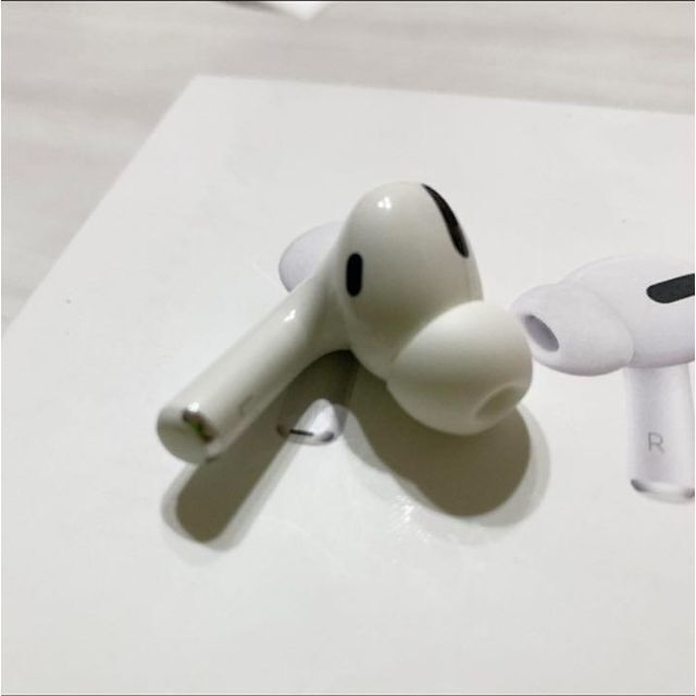 Apple airpods pro 左耳 純正品 スマホ/家電/カメラのオーディオ機器(ヘッドフォン/イヤフォン)の商品写真