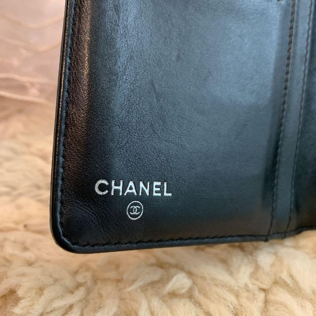 CHANEL(シャネル)のCHANEL シャネル メイクパレット 二つ折り長財布 エナメル 黒 レディースのファッション小物(財布)の商品写真