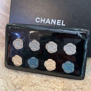 シャネル(CHANEL)のCHANEL シャネル メイクパレット 二つ折り長財布 エナメル 黒(財布)