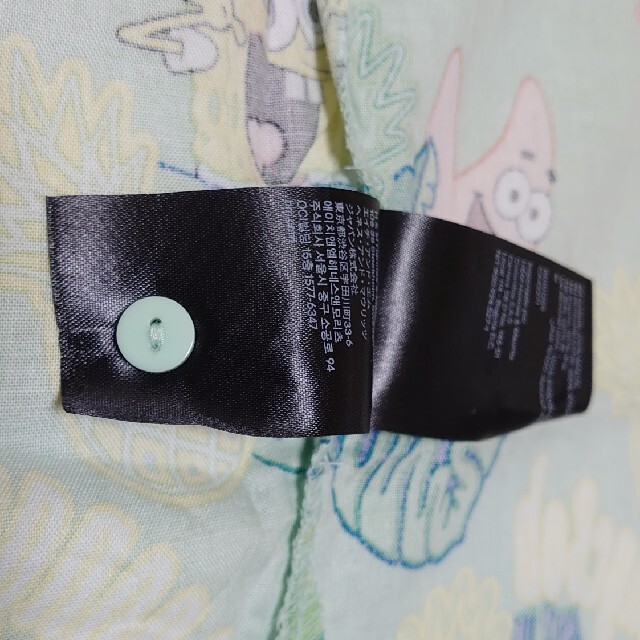H&M(エイチアンドエム)のスポンジボム×h＆m【Ｌ】 レディースのトップス(シャツ/ブラウス(半袖/袖なし))の商品写真