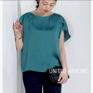 ユナイテッドアローズ(UNITED ARROWS)のユナイテッドアローズ UBCE サテン ショートスリーブ ブラウス  S 緑(シャツ/ブラウス(半袖/袖なし))