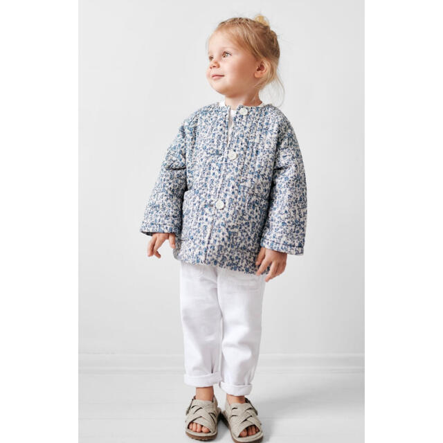 ZARA KIDS(ザラキッズ)のzara kidsフラワー柄パフジャケット　リバティ　花柄　110cm キッズ/ベビー/マタニティのキッズ服女の子用(90cm~)(ジャケット/上着)の商品写真