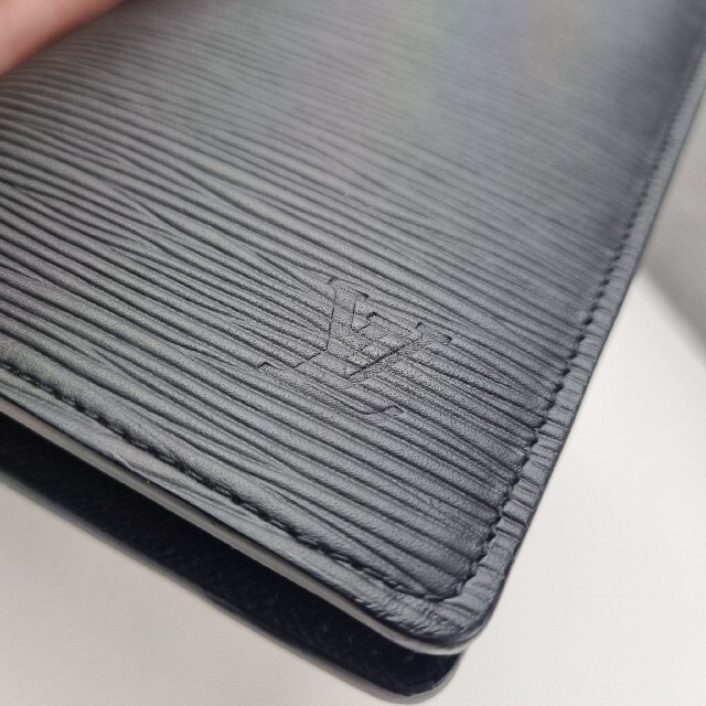 LOUIS VUITTON - ヴィトンメンズ長財布 エピの通販 by ぴらつ|ルイ