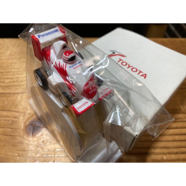 トヨタ F1 プルバックカー付テープカッター エンタメ/ホビーのおもちゃ/ぬいぐるみ(ミニカー)の商品写真