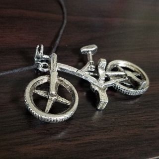 再販！⛱️No.708 自転車のシルバーネックレス　長さ調節可　ミニチュア(ネックレス)