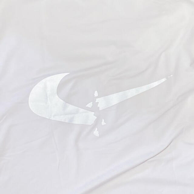 【新品　未使用】光る バックロゴ 反射ビッグサイズ Tシャツ ホワイト 白 メンズのトップス(Tシャツ/カットソー(半袖/袖なし))の商品写真