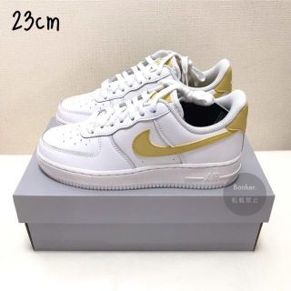 ナイキ(NIKE)の【新品/23cm】NIKE WMNS AIR FORCE 1 07(スニーカー)