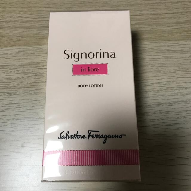 Salvatore Ferragamo(サルヴァトーレフェラガモ)の【送料込み】未開封　フェラガモ シニョリーナインフィオーレ ボディローション … コスメ/美容のボディケア(ボディローション/ミルク)の商品写真