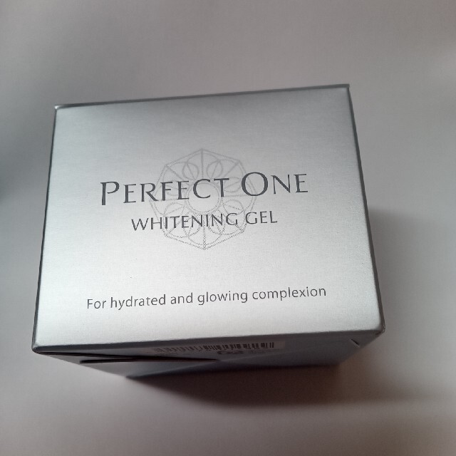 PERFECT ONE(パーフェクトワン)のパーフェクトワン 薬用ホワイトニングジェル75g コスメ/美容のスキンケア/基礎化粧品(オールインワン化粧品)の商品写真