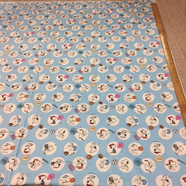 SNOOPY(スヌーピー)の【綿オックス地】632　スヌーピー108×100cm　ビンテージ風 ハンドメイドの素材/材料(生地/糸)の商品写真