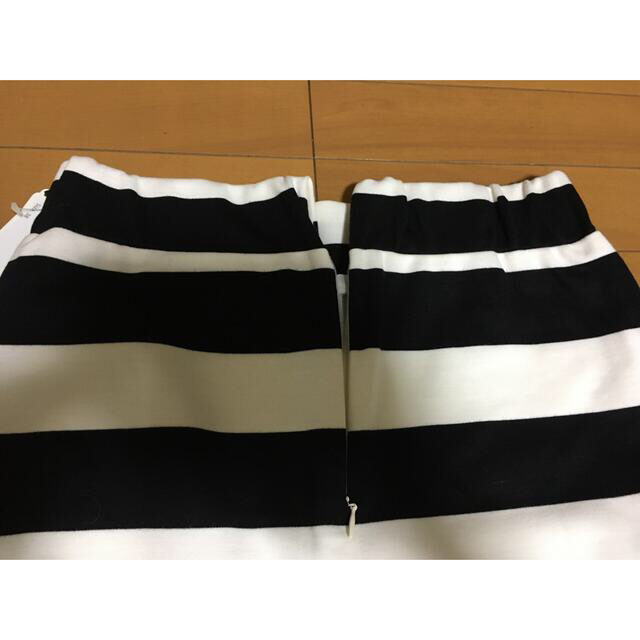【新品未使用】ボーダータイトスカート レディースのスカート(ひざ丈スカート)の商品写真