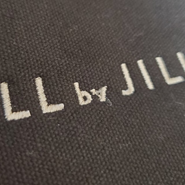 JILL by JILLSTUART(ジルバイジルスチュアート)のJILLbyJILLSTUART フリルキャンバストート(小) レディースのバッグ(トートバッグ)の商品写真