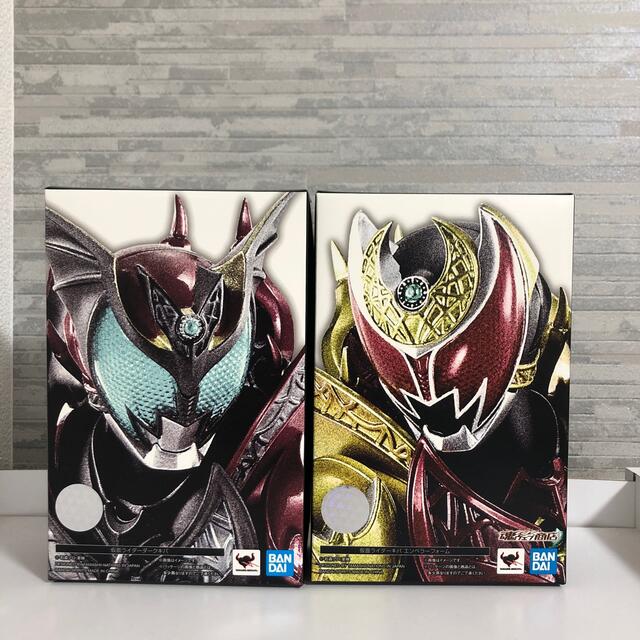 真骨彫　　仮面ライダーダークキバ・キバエンペラーフォーム