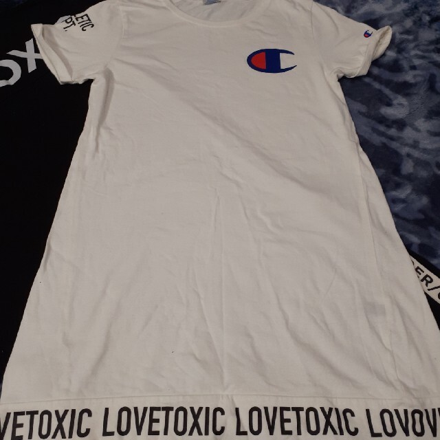 lovetoxic(ラブトキシック)の格安　LOVETOXIC Tシャツ&ワンピース二枚セットおまけワンピース付き！ キッズ/ベビー/マタニティのキッズ服女の子用(90cm~)(ワンピース)の商品写真