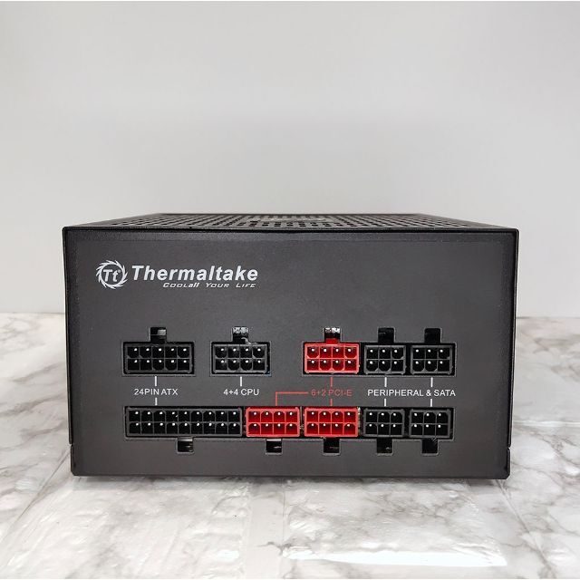Thermaltake TOUGHPOWER GRAND RGB 850W 電源 スマホ/家電/カメラのPC/タブレット(PCパーツ)の商品写真