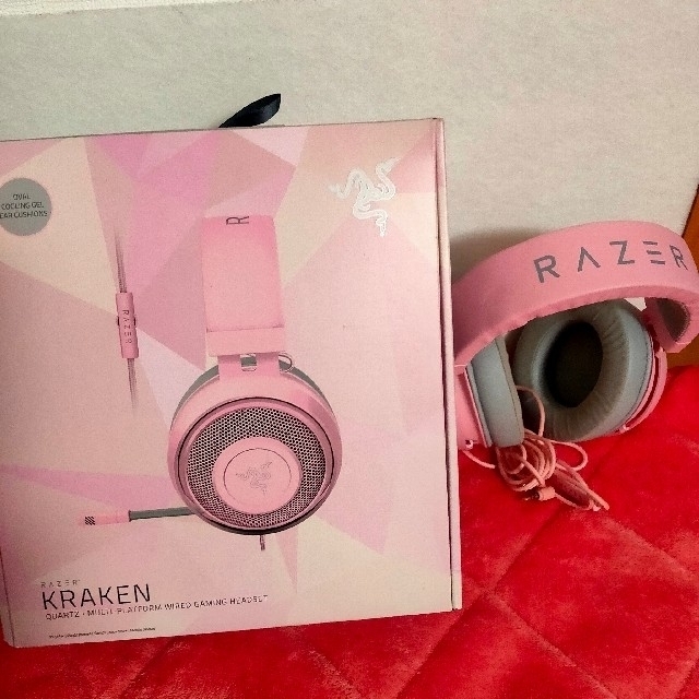 Razer(レイザー)のRazer Kraken Quartz Pink ゲーミングヘッドセット スマホ/家電/カメラのオーディオ機器(ヘッドフォン/イヤフォン)の商品写真