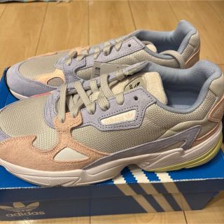 アディダス(adidas)のadidas✩︎FALCON新品未使用(スニーカー)