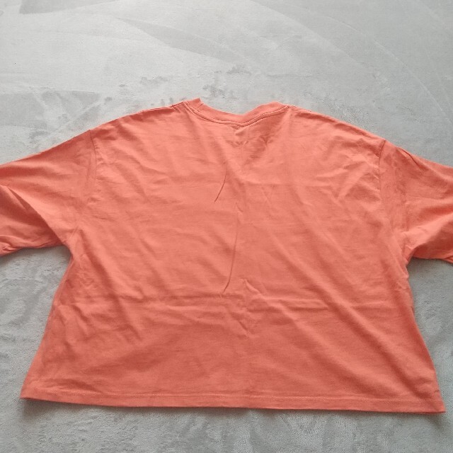 GU(ジーユー)のジーユー オレンジTシャツ 1度のみ着用 レディースのトップス(Tシャツ(半袖/袖なし))の商品写真