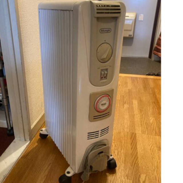 デロンギ オイル密閉式ラジエター型ヒーター | フリマアプリ ラクマ