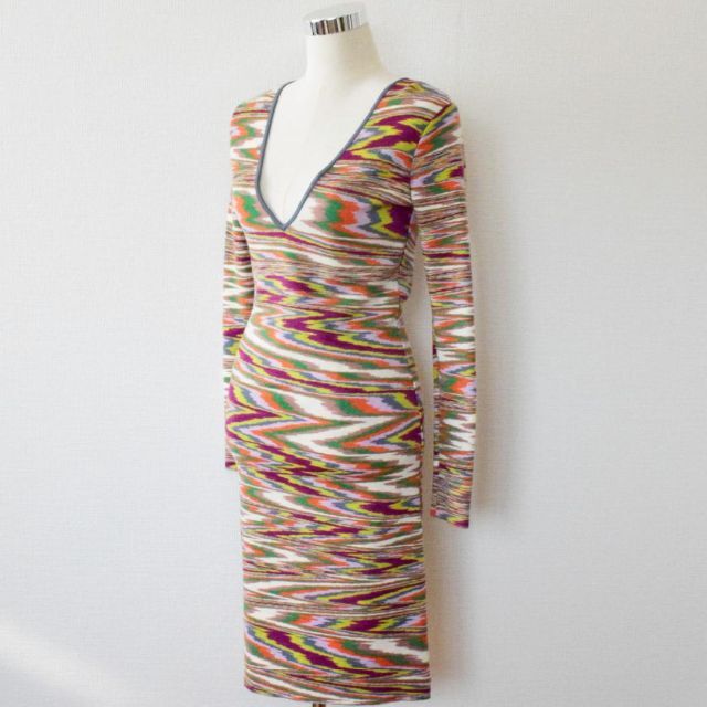 海外花系 美品 MISSONI ジグザグ ボーダー柄 Vネック 膝丈 ニット