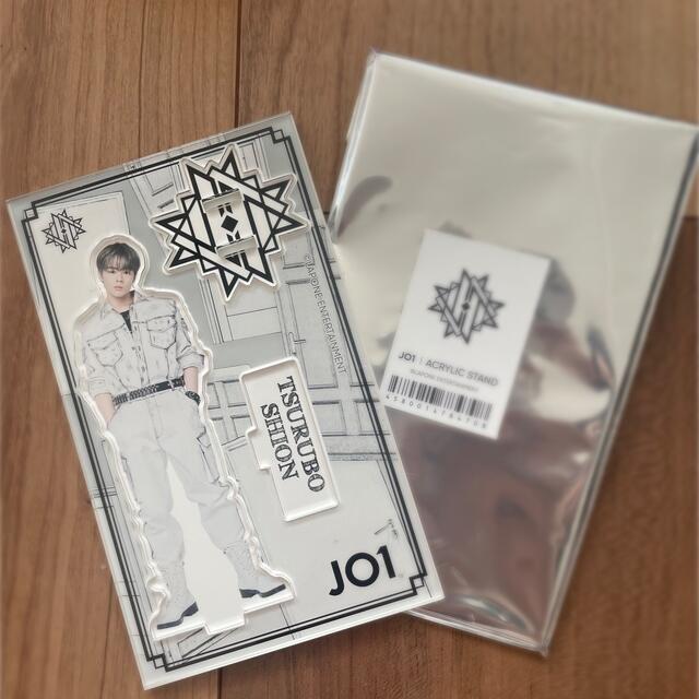 JO1 鶴房汐恩 タワレコカフェ アクリルスタンド エンタメ/ホビーのタレントグッズ(アイドルグッズ)の商品写真