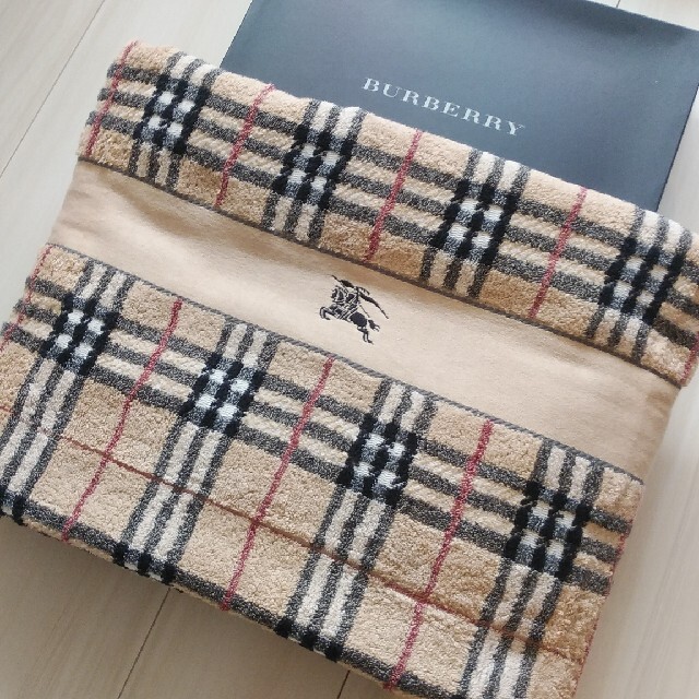 BURBERRY(バーバリー)の新品未使用　BURBERRYタオルケット キッズ/ベビー/マタニティの寝具/家具(タオルケット)の商品写真