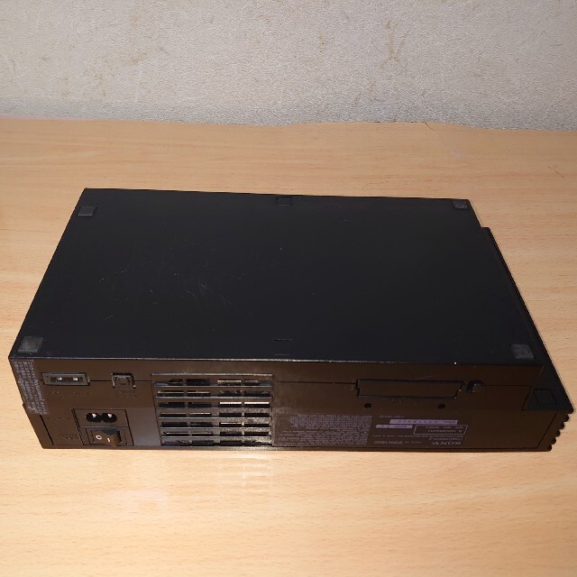 PlayStation2(プレイステーション2)のプレイステーション2  SCPH-18000  動作確認済み エンタメ/ホビーのゲームソフト/ゲーム機本体(家庭用ゲーム機本体)の商品写真