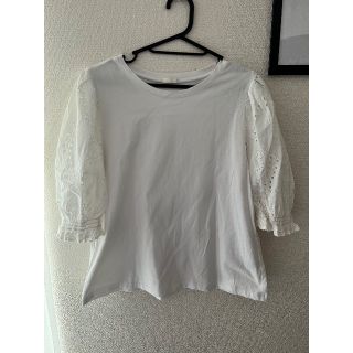 ジーユー(GU)のGU ホワイト　トップス　袖レース　XL(Tシャツ(半袖/袖なし))