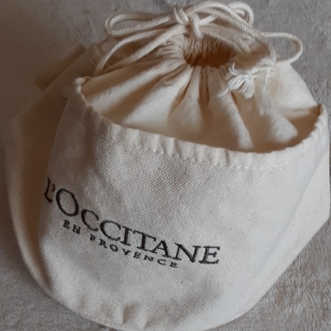 L'OCCITANE(ロクシタン)のL'OCCITANE　ロクシタン　非売品ポーチ　2点セット レディースのファッション小物(ポーチ)の商品写真